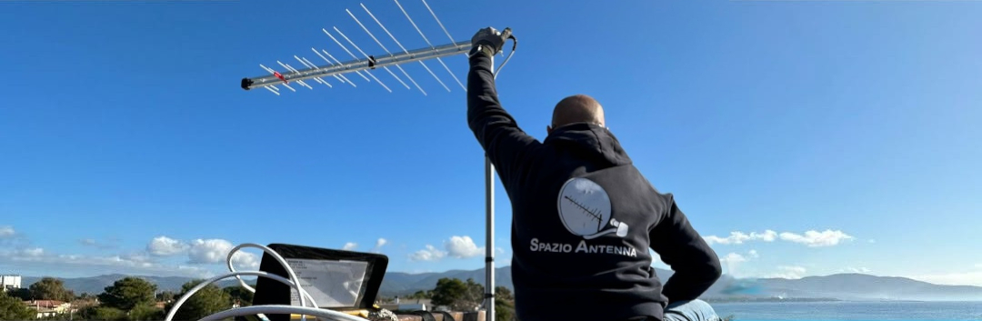 Spazio Antenna - lavori su tetto a Cagliari